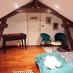 Maison De *
